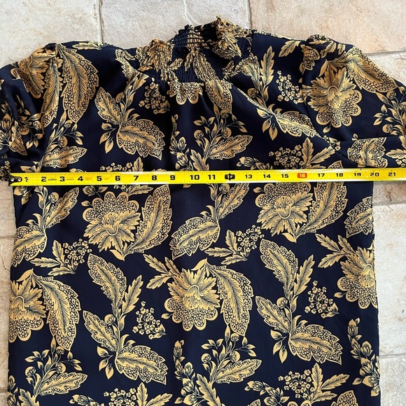 J Crew Smocked Ruched Chiffon Regal Gold Navy Floral Coquette Blouse Women Sz XS - Picture 9 of 10